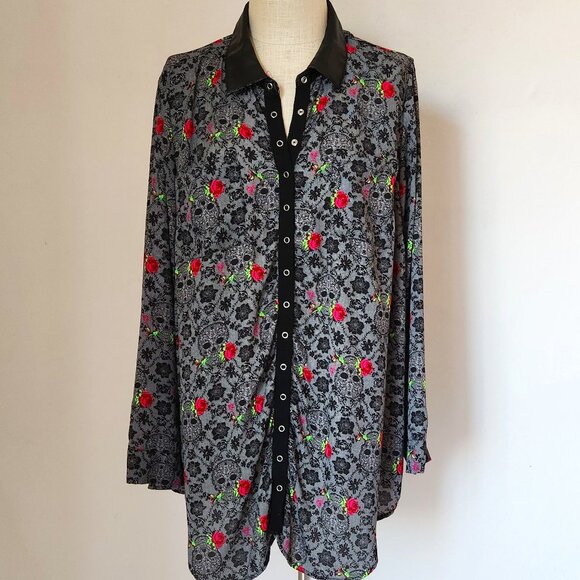 Betsey Johnson x Torrid Georgette Rose Skull Tunic Shirt Faux Leather Collar - Picture 2 of 13